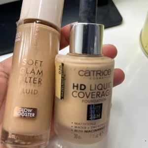 Foundations  - Säljer dessa två foundations från Catrice för 100 kr. Båda är testade med en droppe. Säljer då jag inte använder foundation.🩷
