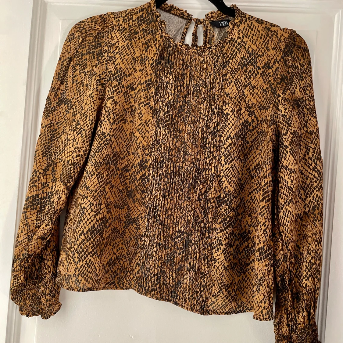 Mönstrad blus från Zara