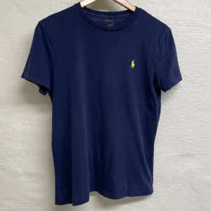 Ralph Lauren t-shirt - Polo Ralph Lauren T-shirt i storlek S.