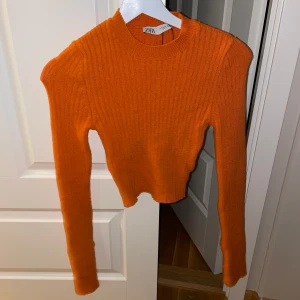 Tröja från zara (Ny) - Tröja från zara. Storlek M passar även S. Använd Max 1 gång. 