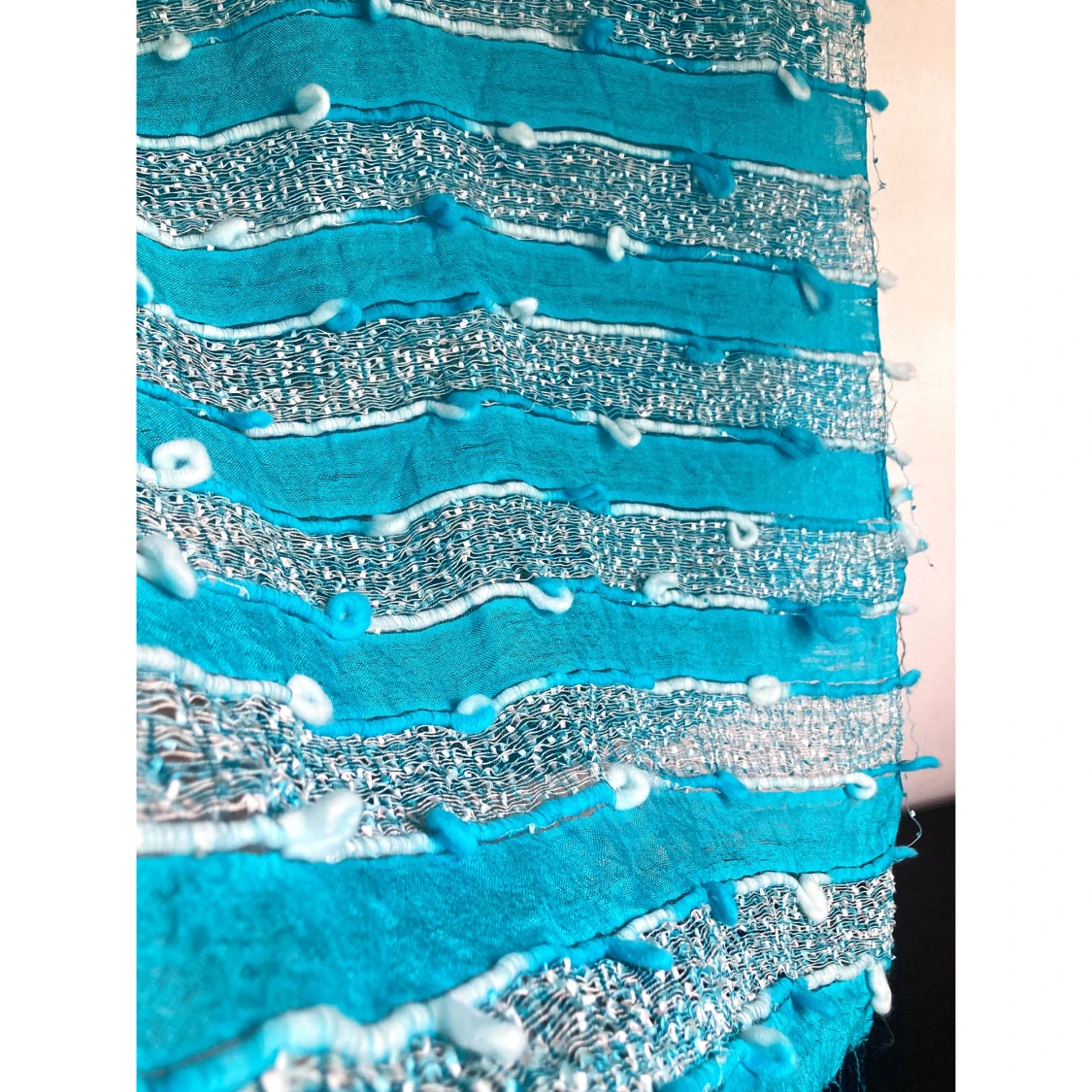 Turkos & vit sjal, scarf, mönstrad, fransar, texturerad, unik, bohemisk, boho - 90