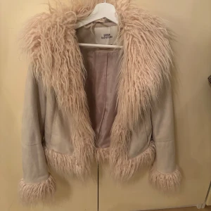 Jacka - Jättesnygg som ny💞