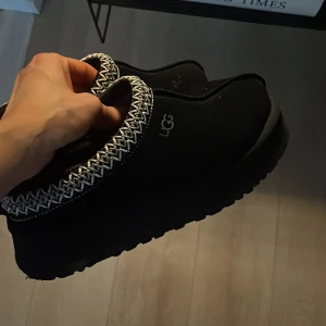 Ugg - Säljer min ugg tazz pga för stor storlek. Sparsamt använda storlek 38