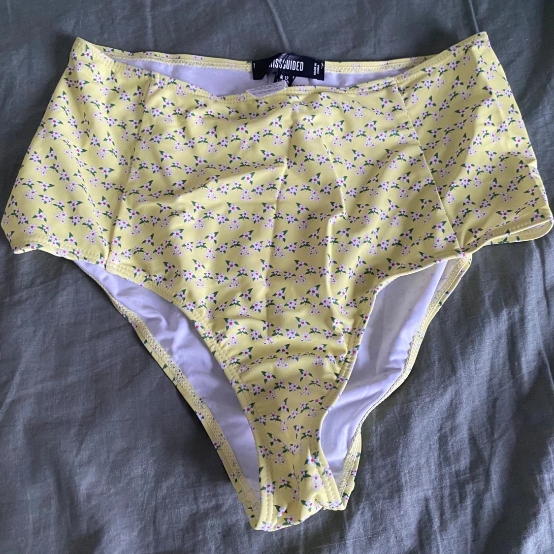 Bikini underdel high waisted 