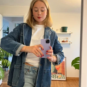 Denim kavaj - Kavaj i jeanstyg köpt vintage, bra skick☀️