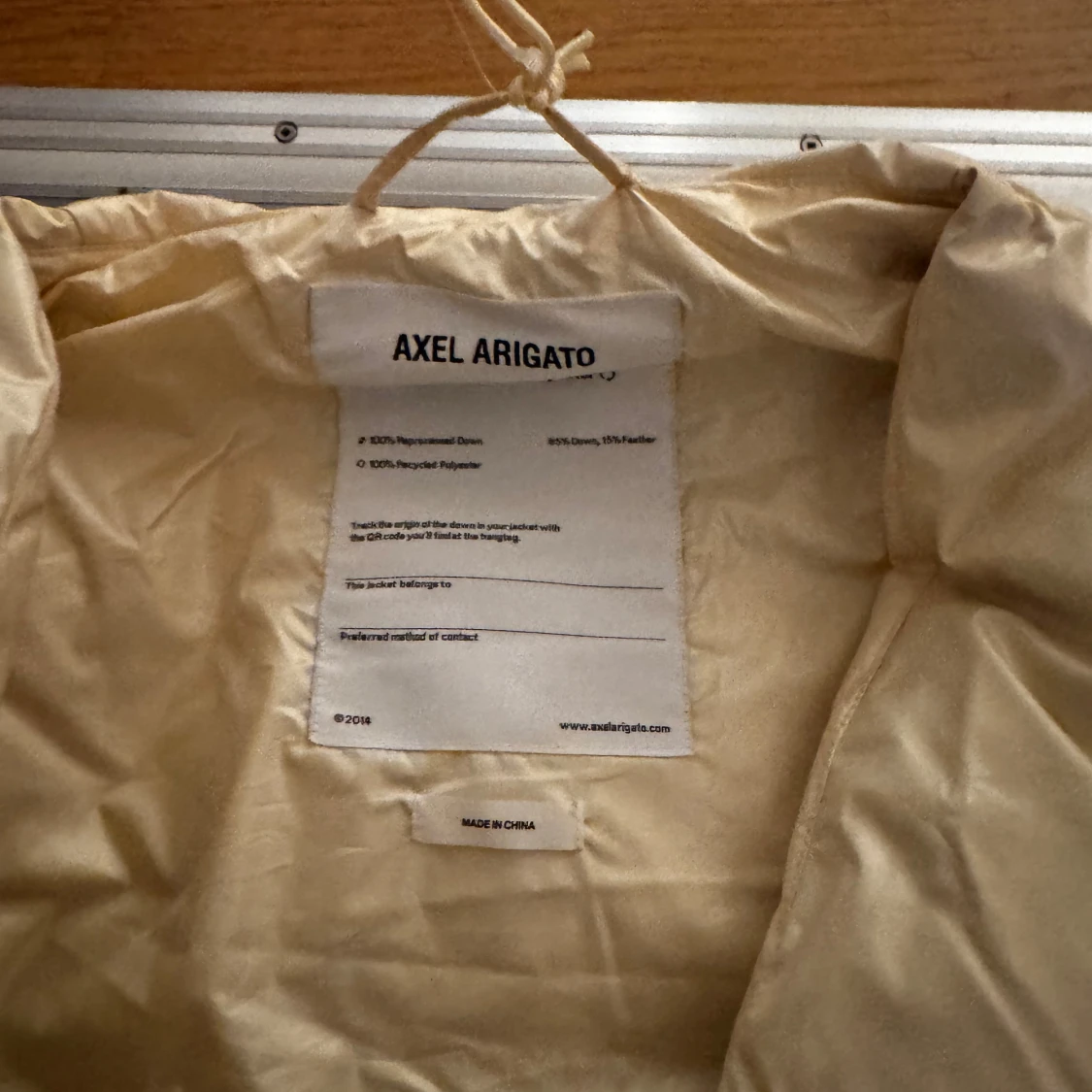 Beige dunväst från Axel Arigato - 91