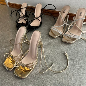 Klackskor - Alla skor är i storlek 36/37. Jag är storlek 36,5/37, alla skor passar mig. Köp alla tre skor för 300kr