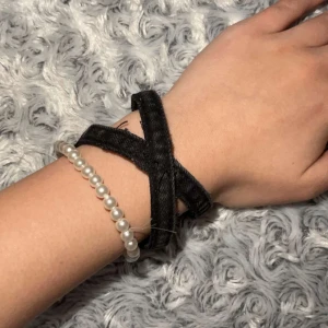 Twister❤️‍🔥 - Stilrent jeansarmband i återvunnet material. 