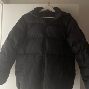 Tommy hilfiger vinterjacka  - Bra skick, väldigt varm 💗