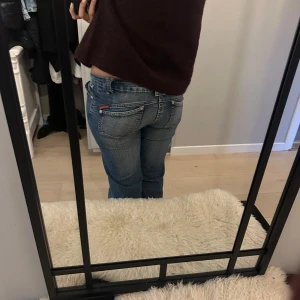 Low waist jeansen  - skit snygga low waist botcut/baggy jeanse, bra skick knappt använda