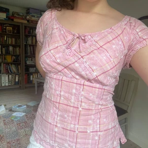 Gullig sommartopp - Den GULLIGASTE sommartoppen, passar till allt och är så fin🥺🛍️🛍️💗💘