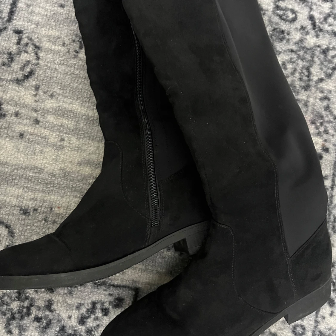 Svarta höga stövlar med dragkedja - 2