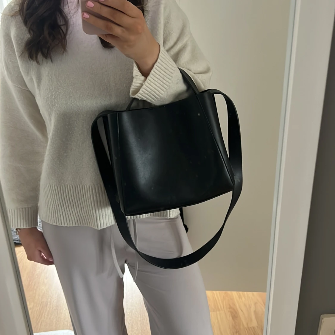 Svart axelväska i skinn