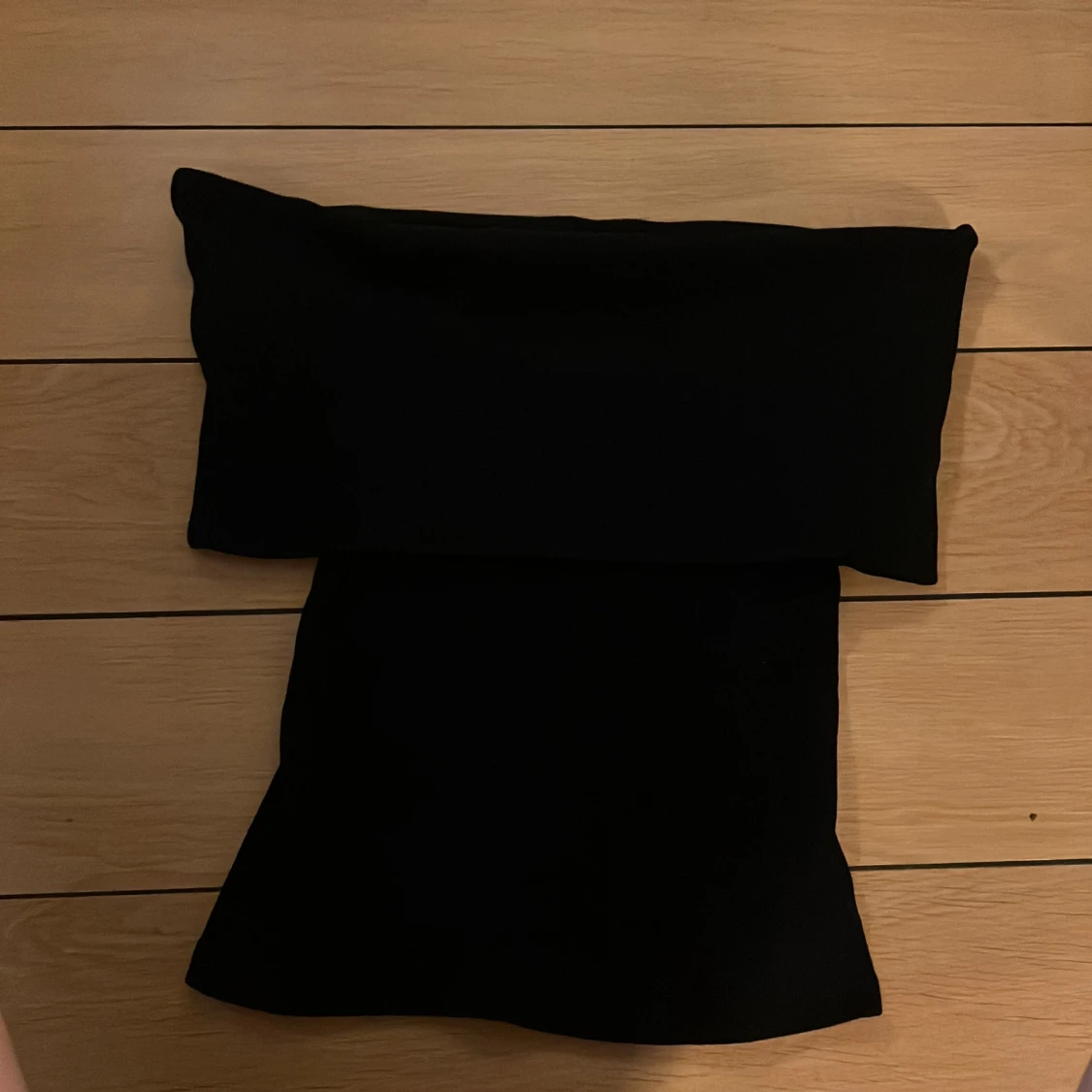 Svart offshoulder topp