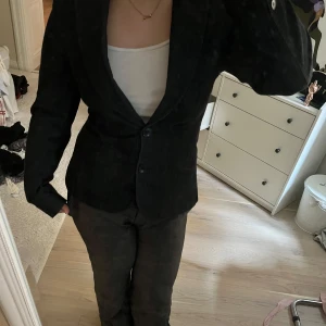 Svart/Blå blazer med knappar - Helt ny utan prislapp💙