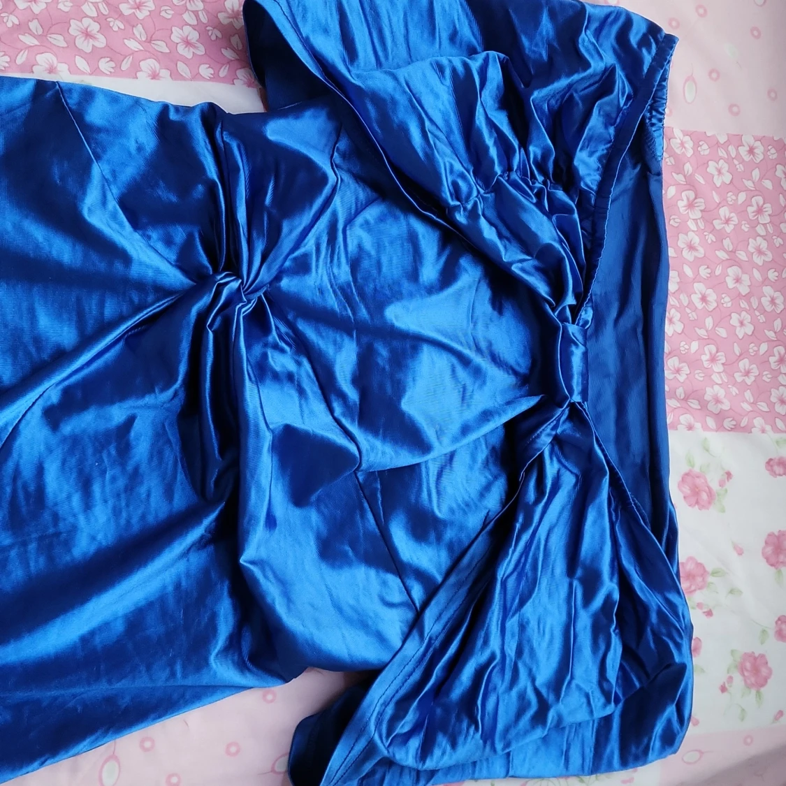 Blå axelbandslös klänning - 1