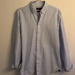 Blåvit randig skjorta från Morris - Blåvit randig skjorta från Morris | nypris 1200kr | mitt pris 299kr | skick: 9/10 