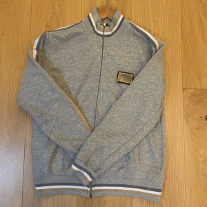 Dolce & Gabbana kofta - Skön dolce & gabbana tröja