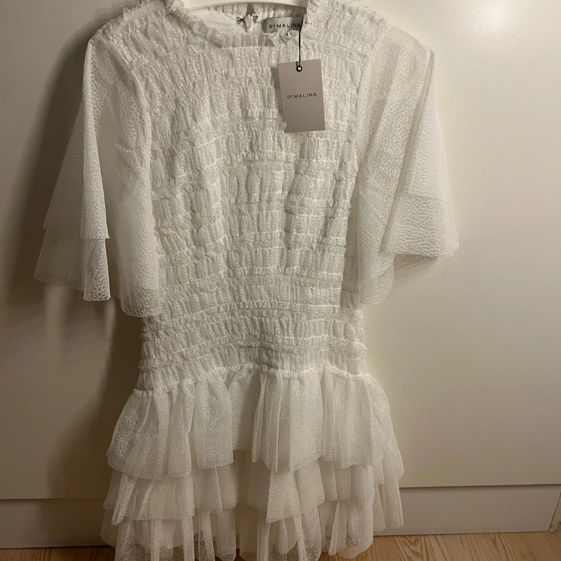 By Malina klänning vit  - 2