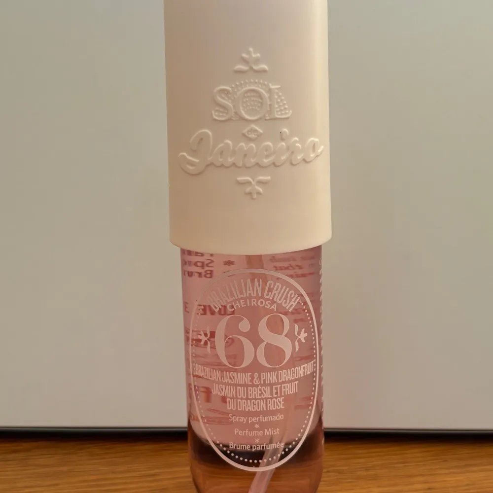 Säljer denna helt nya sol de janerio parfymen, 90ml🌟. Parfym.