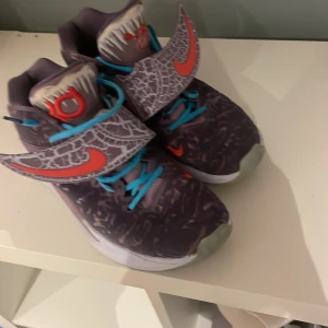 Kd 14  - Säljer för behöver pengar och dom kommer inte till användning 