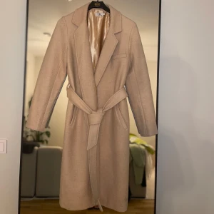 Beige Kappa - Snygg beige kappa i bra skick!