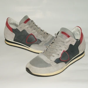 Philippe Model Trpx - Philippe Model Low TRPZ Sneakers | Utmärkt skick | Sitter som en halv storlek större | Nypris: 3000-3500kr| Medföljer: Bara Skor | Spårbar frakt via Postnord / Instabox, köparen betalar frakten | Tveka inte att höra av dig vid frågor! 📩