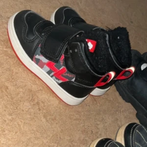 Barn skor  - Barn skor storlekar  21, 22 