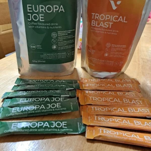 Vill du ha hjälp med din hälsoresa ? - VISSTE DU... 💭  Hela vårt sortiment är 100 % naturligt med växtbaserade ingredienser!  Oavsett om du lider av trötthet, uppsvällning, viktminskning, hjärndimma eller hudåkommor..  Vi har en produkt inom vårt sortiment att hjälpa till med ALLA ovanstående.  Har du svårt att gå ner i vikt? Har du svårt att bli av med ditt sötsug? Vill du ha hjälp med att nå ditt hälsomål?   Det finns en lösning!  Jag kan hjälpa dig!   Våra mest populäraste vikthanterings drycker är. Europa Joe ☕️  Tropical blast🍹