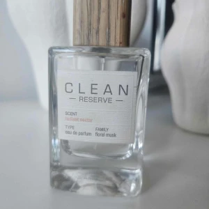 Clean Radiant Nectar 50/100ml - Halva flaskan är kvar!