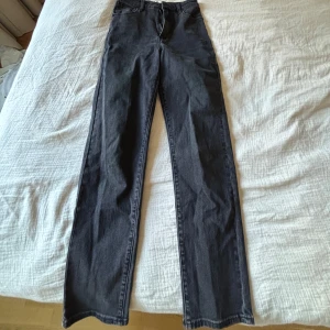 H&M jeans - Jeans från H&M knappt använda!