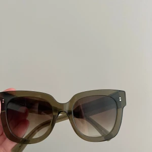 Chimi - solglasögon  - Nästintill oanvända, boxen slarvades bort i flytt 🩷