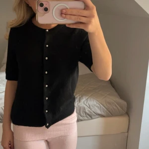 Gullig kofta - Jätte gullig kofta ifrån hm i storlek S💓aldrig använd