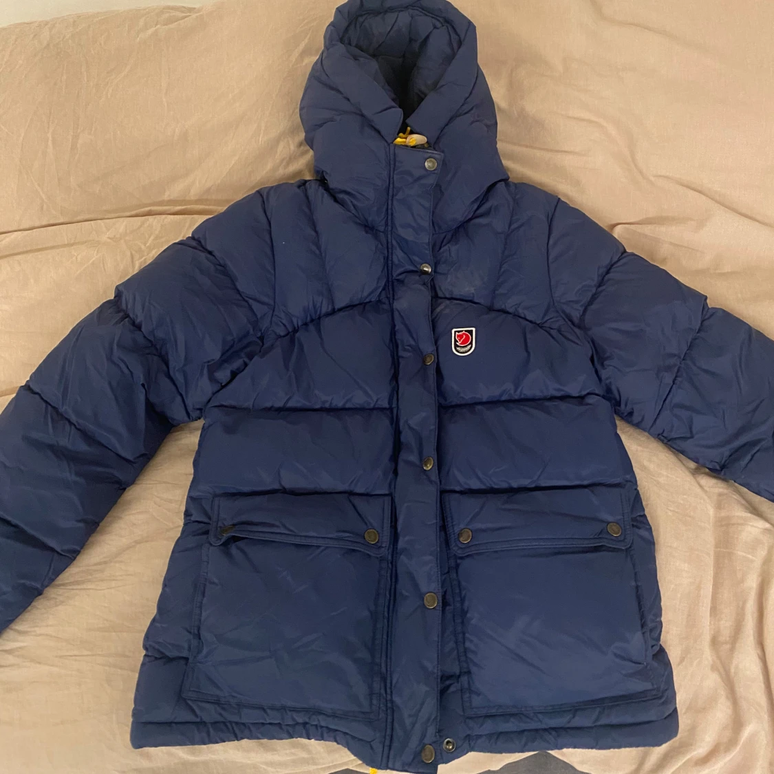 Mörkblå fjällräven jacka i bra skick! - 90