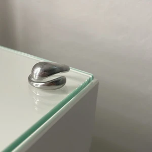 Olympia ring Poseidon 003 - Silver ring från Olympia. Knappt använd. Nypris 99kr. 