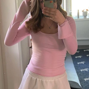 Soft Tuch Tröja - Jättefin rosa tröja ifrån Gina Tricot. Storlek Xs har använt ca 2 ggr men säljer för jag ej gillar färgen. Nyskick. Nypris : 200kr