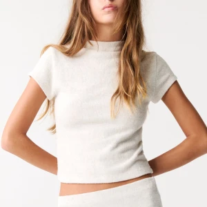 stickad Topp - Helt ny, storlek S, lapp kvar!! Såå skönt material.