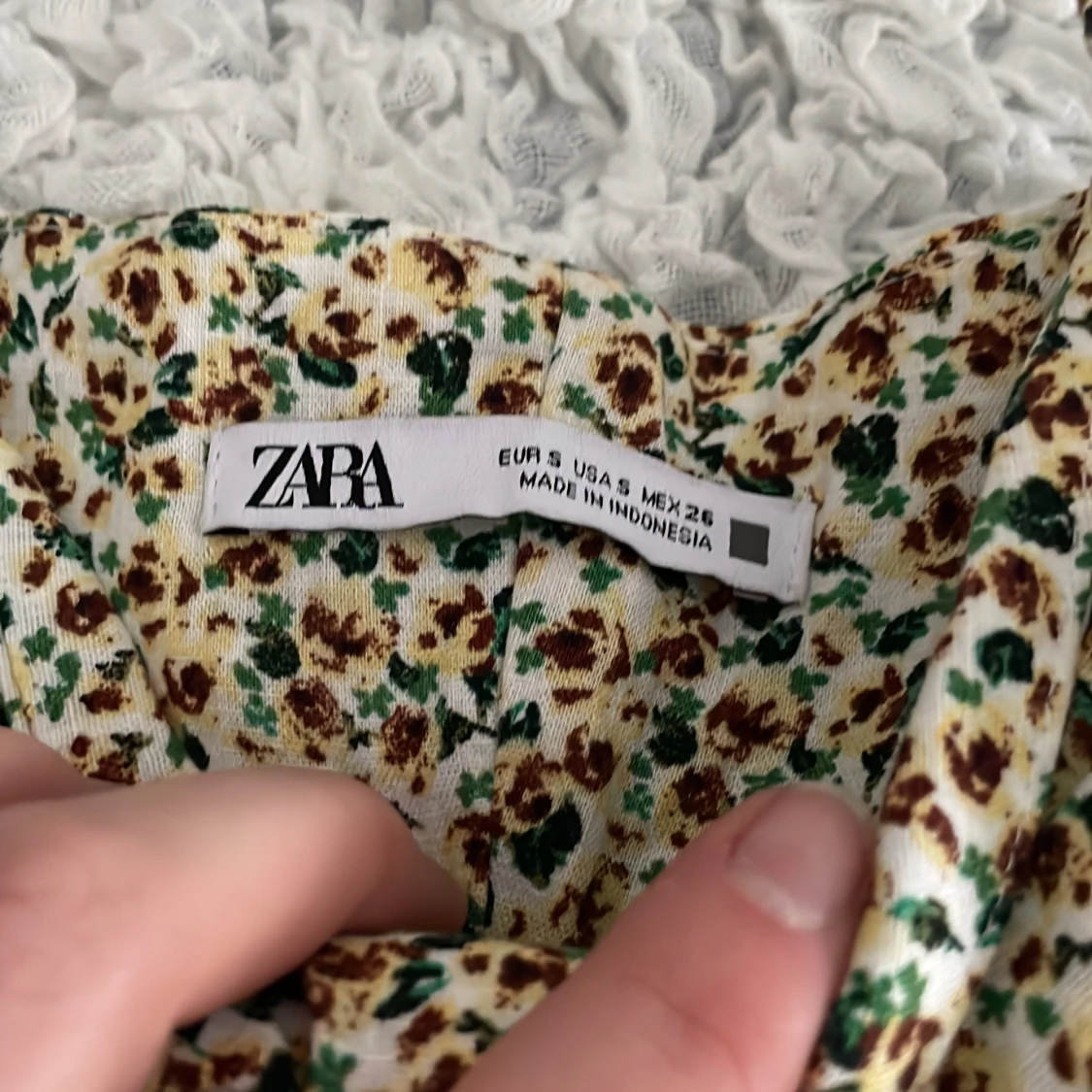 Blommig klänning från Zara - 90