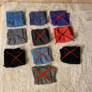 Nvgtn shorts, nyskick - Endast 3st shorts finns nu kvar. Storlek S, endast använda fåtal gånger. 350kr/st. Kan gå med på rabatterat pris vid köp av alla!