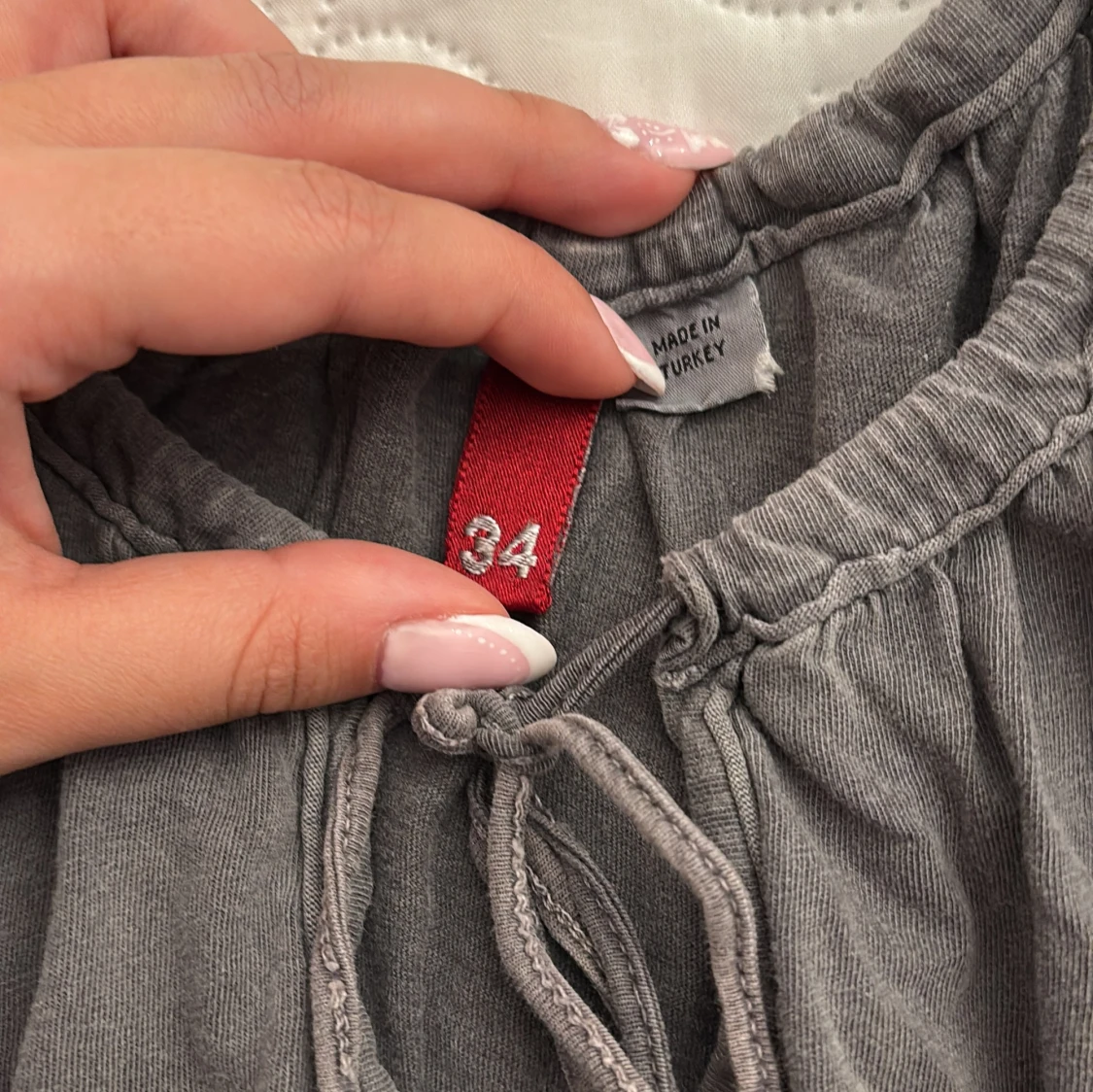 Grå ärmlös klänning - 91