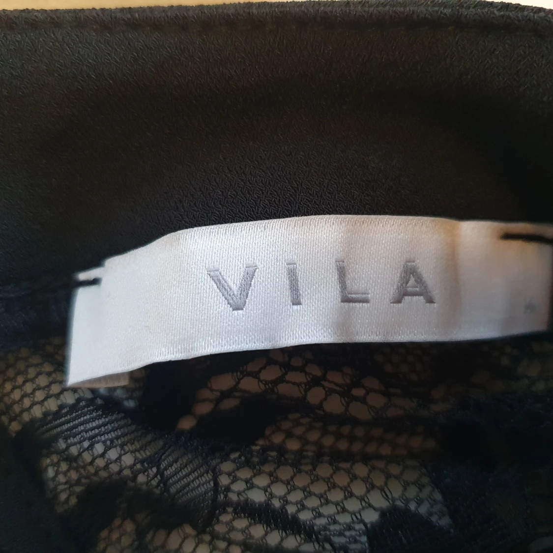 Snygg festklänning i strl S från Vila - 38