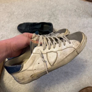 Philipmodels i dåligt skick - Philipmodels med dålig sula storlek 43