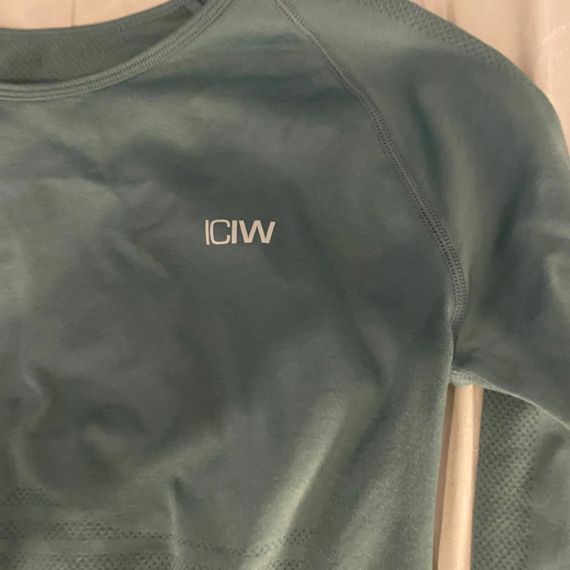 Grön croppad tröja från ICANIWILL - 90