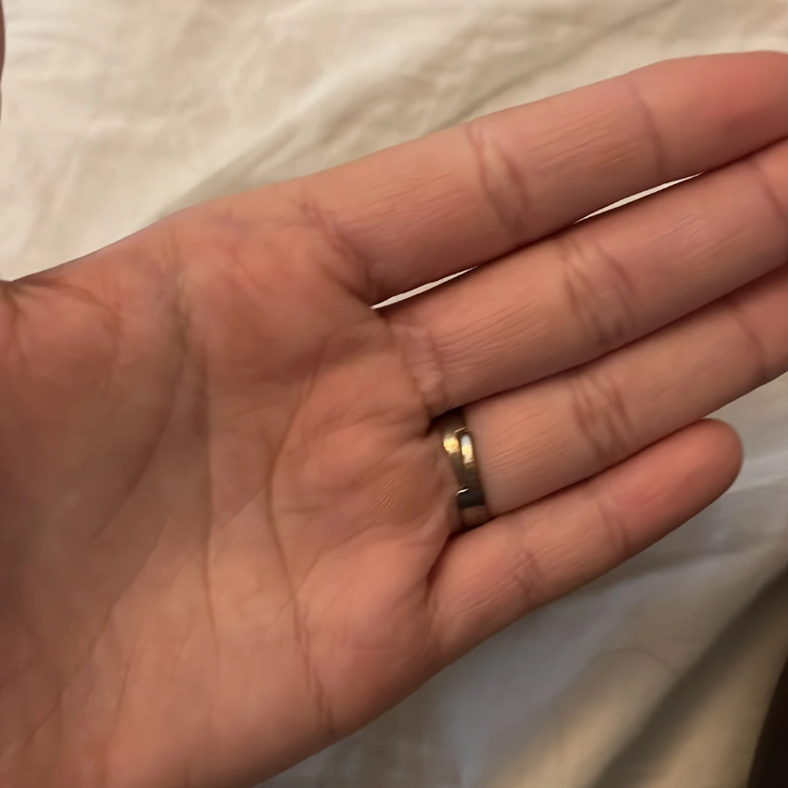 Silverfärgad ring med trollslända - 90