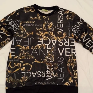 Långarmad tröja  - Långarmad tröja storlek M.