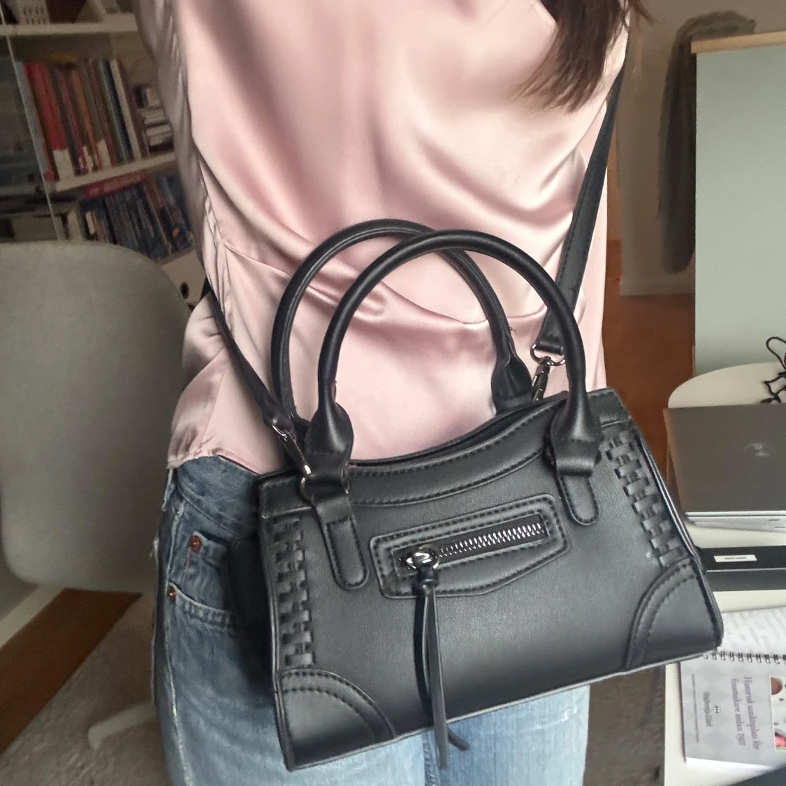 Svart väska - 92