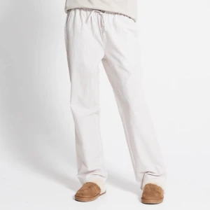 Pyjamasbyxor  - Randiga pyjamasbyxor ifrån lager 157, knappt använda och i väldigt bra skick👍🏻