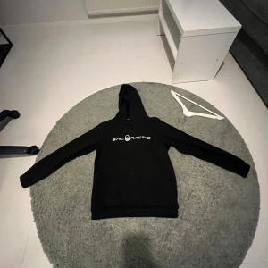 Sail racing hoodie - Bra skick och snygg. Skriv vid funderingar.