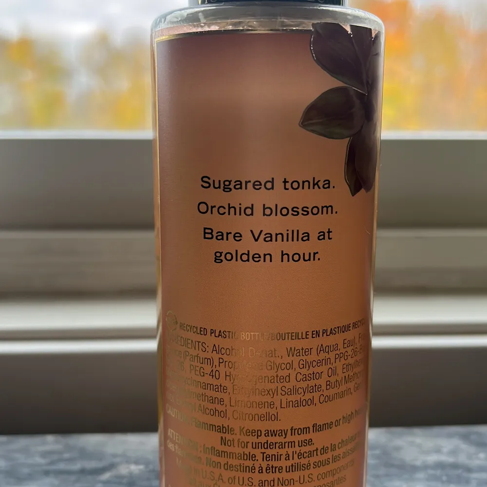 Bare vanilla golden från victorias secret. Ganska full.. Parfym.