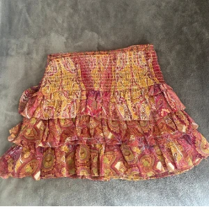 Volang kjol - Jätte bra skick 